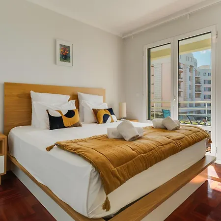 Famous Madeira * Funchal (Madeira)